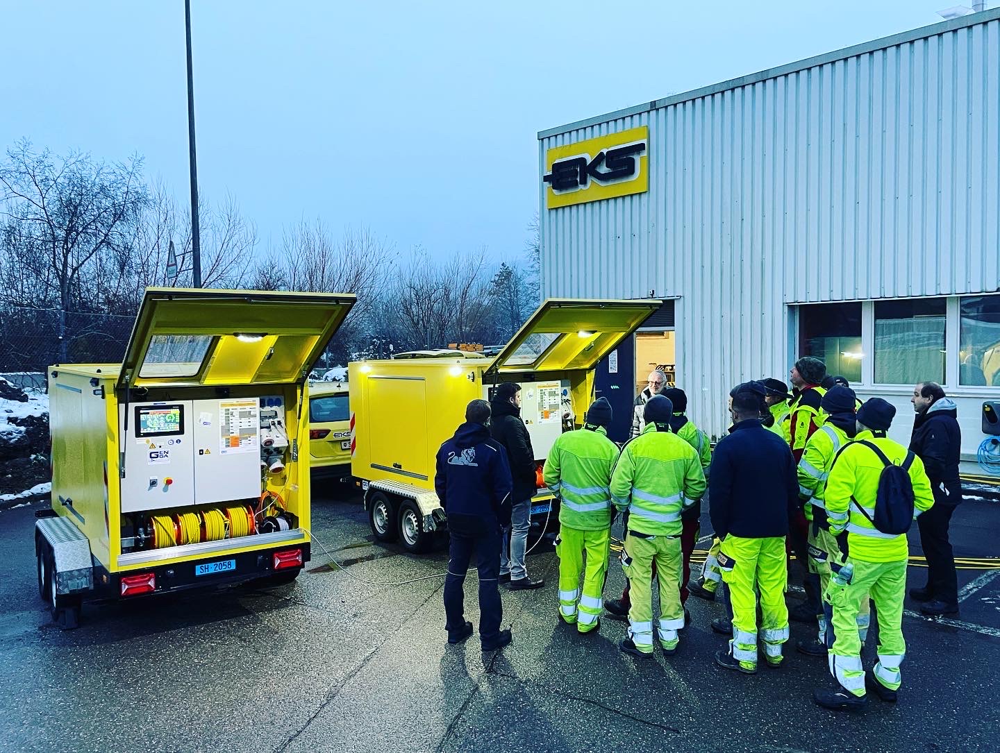 2 x IMS Netzersatzanlagen 100kVA mobile, STAGE 5 , 61 dB Super Silent, Gesamtgewicht 1950kg, Einzelbetrieb - Stationfreischaltung - Automatischer Parallelbetrieb (Spitzenlastbetrieb)